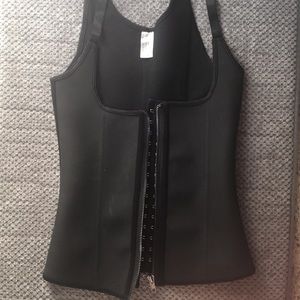 Waist trainer to slim your waist